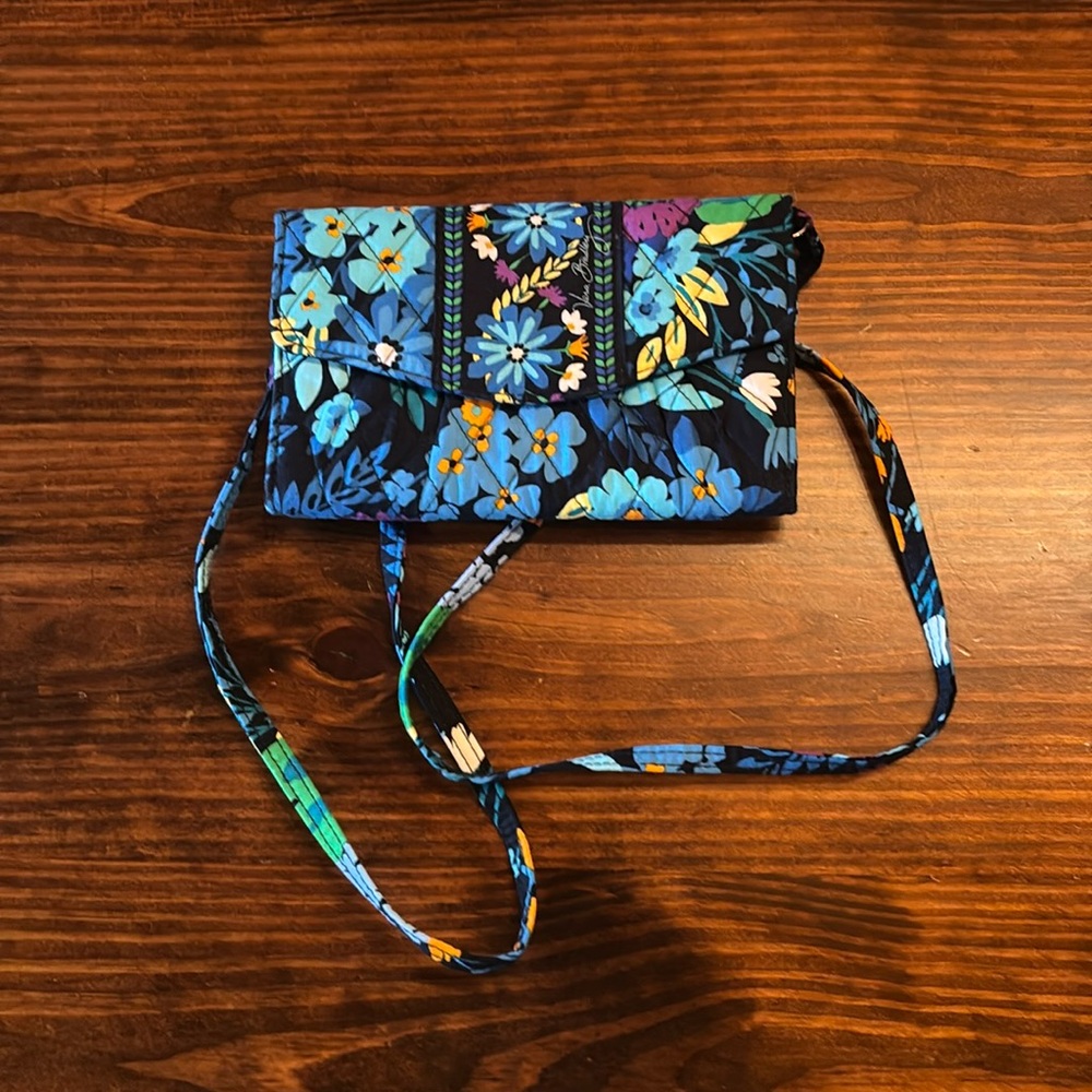 VERA BRADLEY CROSSBODY BAG